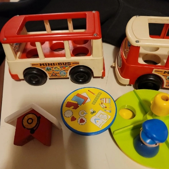 Vintage Fisher-Price bus - Picture 4 of 5